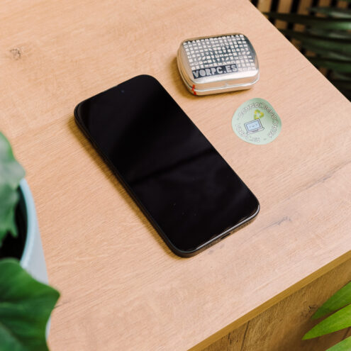 Apple iPhone 15 6.1"  Tátil / A16 Bionic / 8GB  128GB  IOS - Image 4