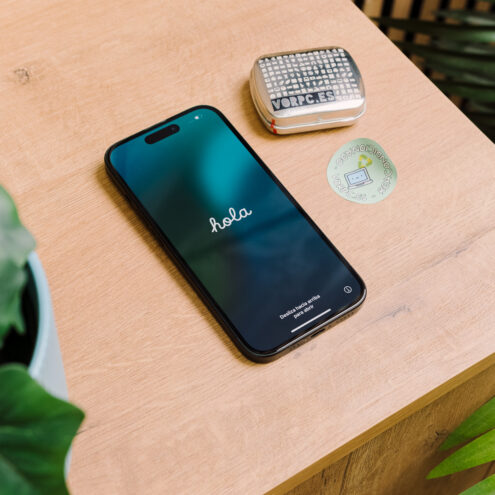 Apple iPhone 15 6.1"  Tátil / A16 Bionic / 8GB  128GB  IOS - Image 5