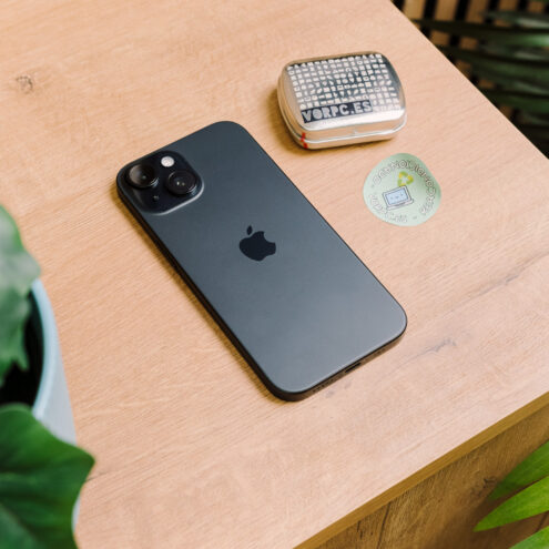 Apple iPhone 15 6.1"  Tátil / A16 Bionic / 8GB  128GB  IOS - Image 6